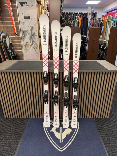 Blossom Ski N°1 Lady 2024/2025 – Demoskidor