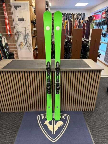 AK Green Popart (183 cm) – Demoskidor